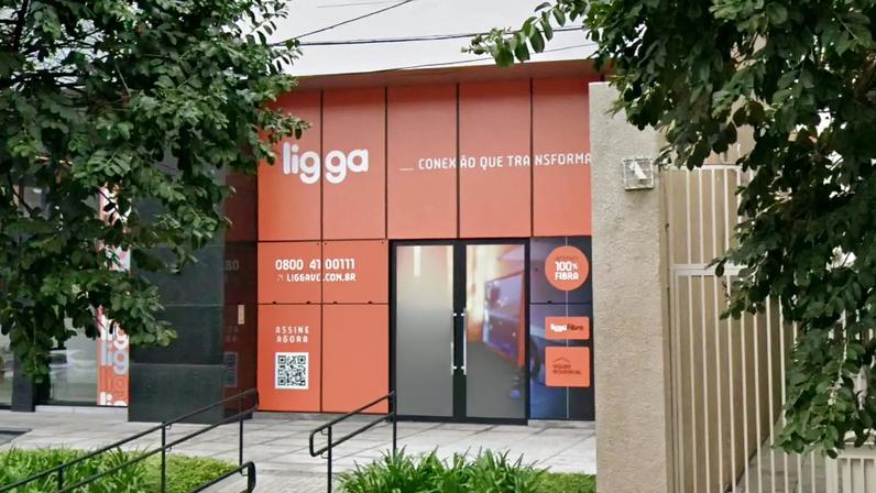 Sede da Ligga Telecom, em Curitiba: sócio minoritário diz ter havido "desastrosa condução dos negócios" da empresa controlada por Nelson Tanure (Foto: Google Maps)