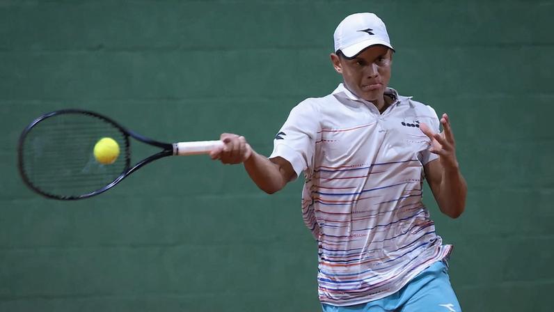 Pietra, Livas e Renner vencem na estreia no piso duro de Salinas