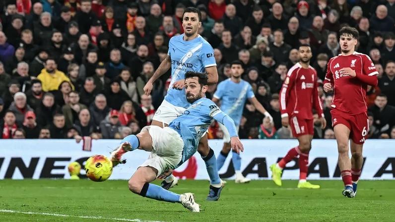 Manchester City briga pelo título do Campeonato Inglês com o Arsenal