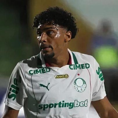 Palmeiras recebe proposta por atacante, mas negócio não avança