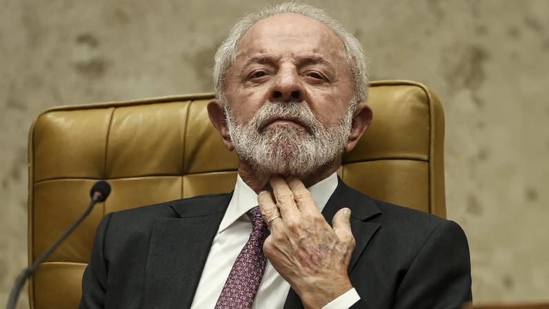 Juiz rejeita ações oposicionistas contra escola de samba que homenageará Lula