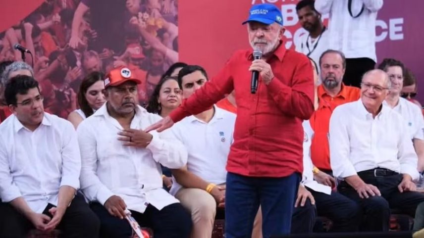 Lula discursa em Salvador no aniversário de 46 anos de criação do PT