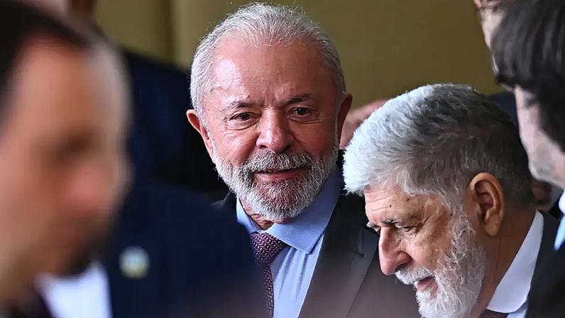 Viagem pretende aumentar as relações bilaterais principalmente em questões relativas à inteligência artificial. (Foto: André Borges/EFE)