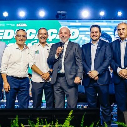 Lula brinca com prefeitos do PL e diz que presidente não pode ser mesquinho