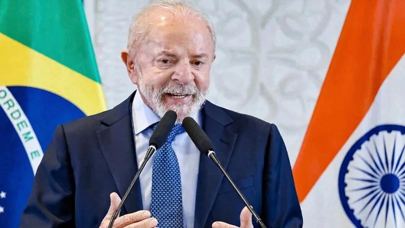 ‘Não sou carnavalesco’, diz Lula sobre as críticas ao desfile da Acadêmicos de Niterói