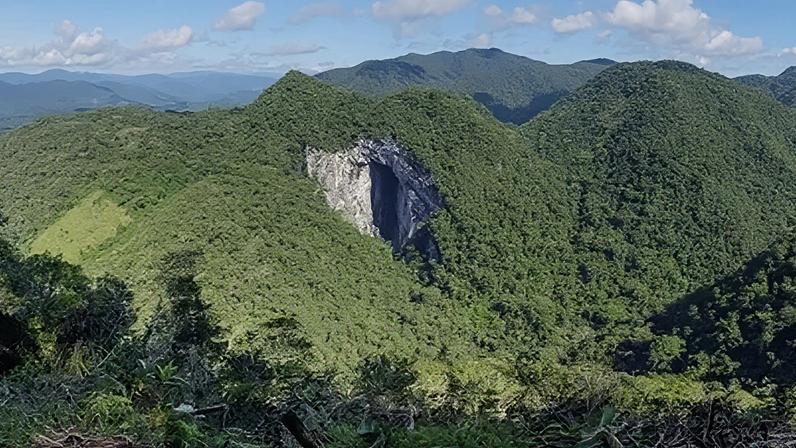Laser da USP confirma em SP a maior boca de caverna do mundo