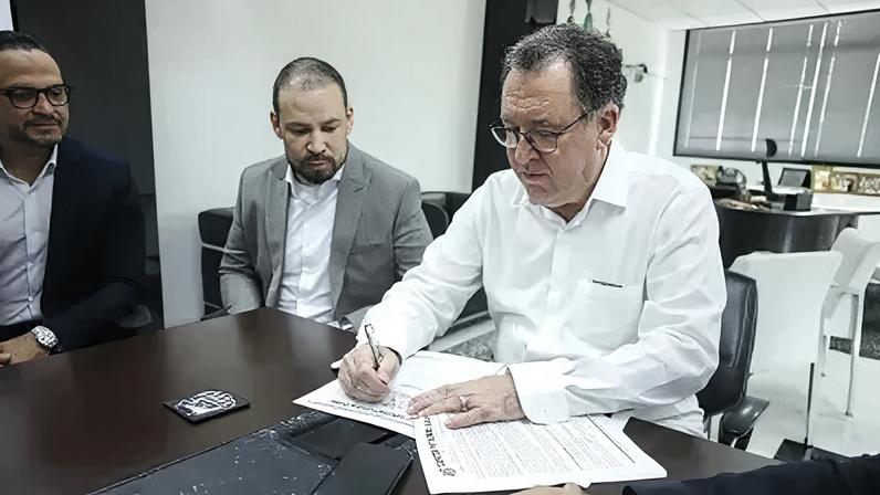 Banimento de transferências do Santos cai pode registrar uruguaio
