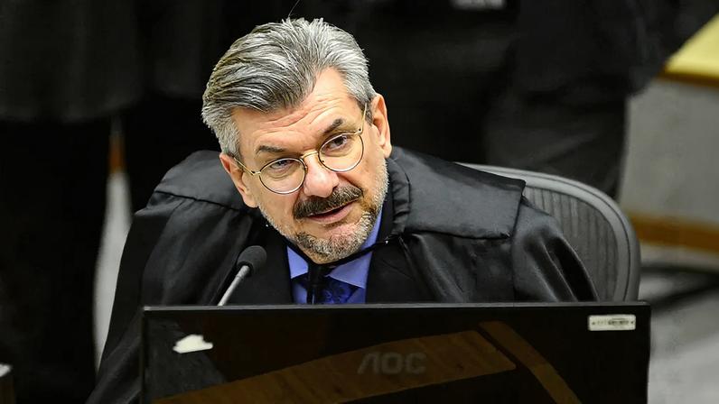 Jovem denuncia abuso por ministro Marco Buzzi durante banho de mar