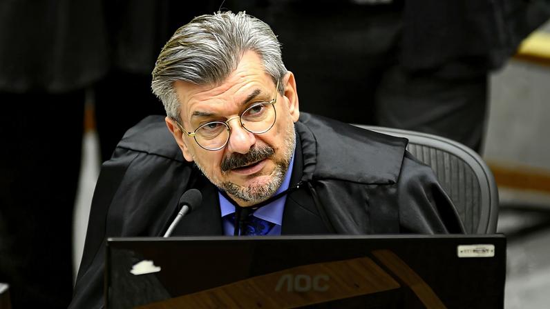 Pais da garota relatam mensagens de assédio no mar à mulher de ministro do STJ