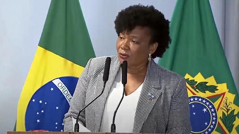 MP aciona ministra da Cultura por apresentação de bloco em Salvador