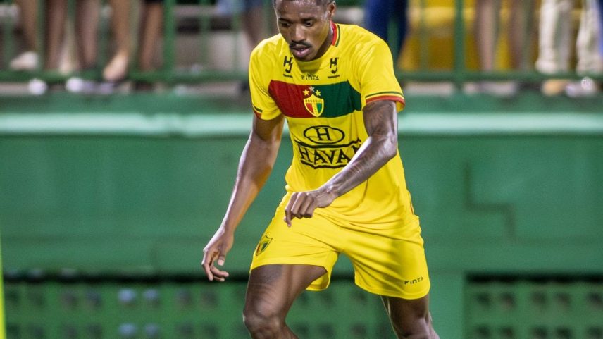 Brusque empresta lateral para clube da primeira divisão de Portugal