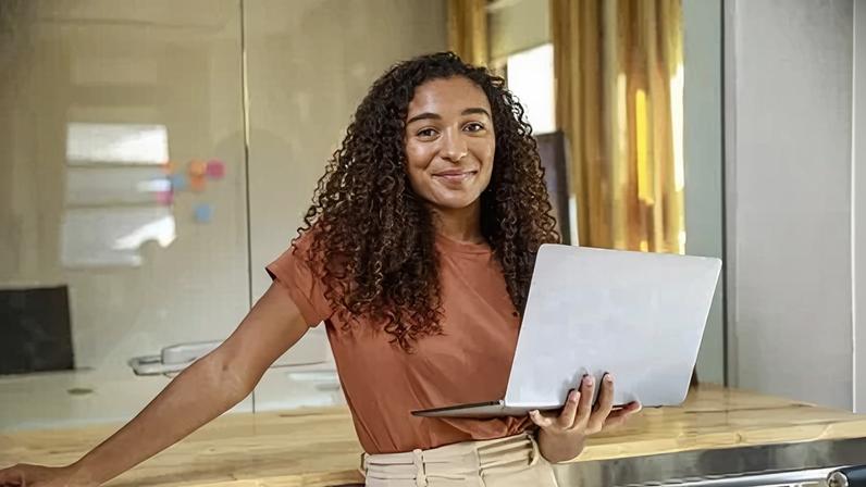 British Council oferece bolsas integrais de mestrado para mulheres