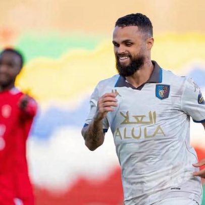 Michael estreia pelo Al-Ula com gol na estreia