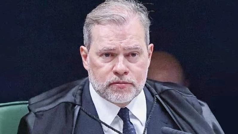 Ministro Dias Toffoli deixou caso Master após revelação de negócios com família de Vorcaro