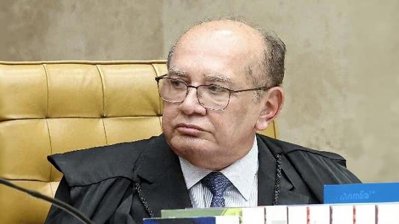 Ministro Gilmar Mendes durante sessão no plenário do STF