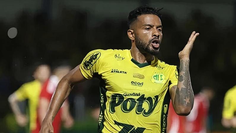 Jogador do Mirassol critica arbitragem após empate