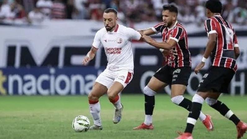 Lance de Santa Cruz 0 x 1 Náutico pela semifinal do Pernambucano