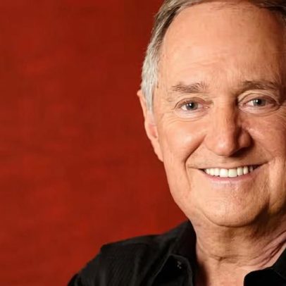 Neil Sedaka morre aos 86 anos, ícone da música pop dos anos 60