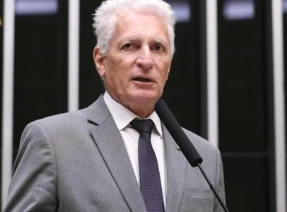 Deputado do PT se retrata após postar foto falsa de Bolsonaro com Vorcaro