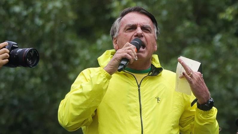 MP solicita expulsão e cassação de patente de Bolsonaro e demais militares