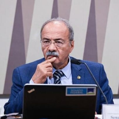 Dino arquiva investigação sobre senador flagrado com R$ 33 mil na cueca