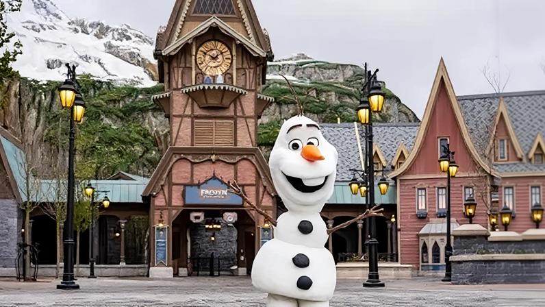 World of Frozen terá atração familiar, espetáculo diurno, taverna e lojas
