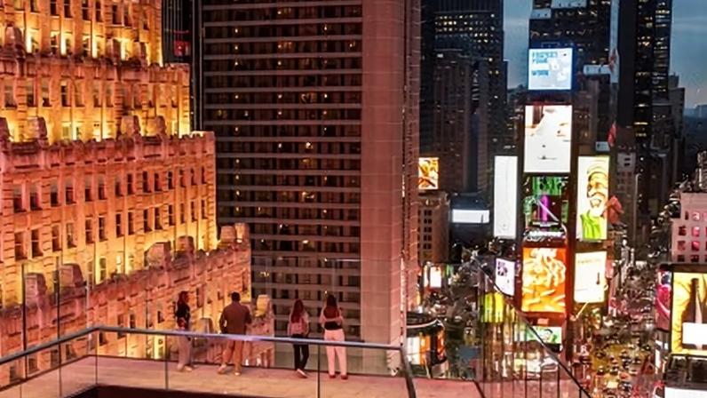 Times Square ganha mirante no prédio da famosa bola de Ano-Novo