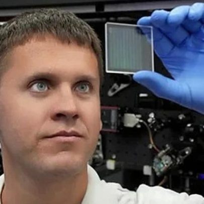 Memórias cristalinas poderiam reduzir emissões de centros de dados, segundo estudo