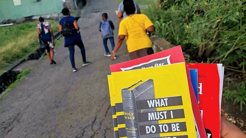 Mundo em foco: Água viva no Equador, panfletos evangélicos em São Vicente