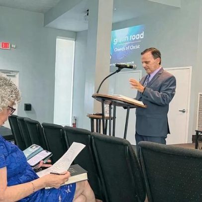 Três igrejas, duas iguanas em um domingo