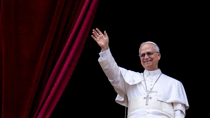 Papa Leo XIV waves to the crowd during the Regina Caeli prayer from the main central loggia of St. Peter's Basilica in The Vatican, on May 11, 2025 (Photo by Massimo Valicchia/NurPhoto).NO USE FRANCE