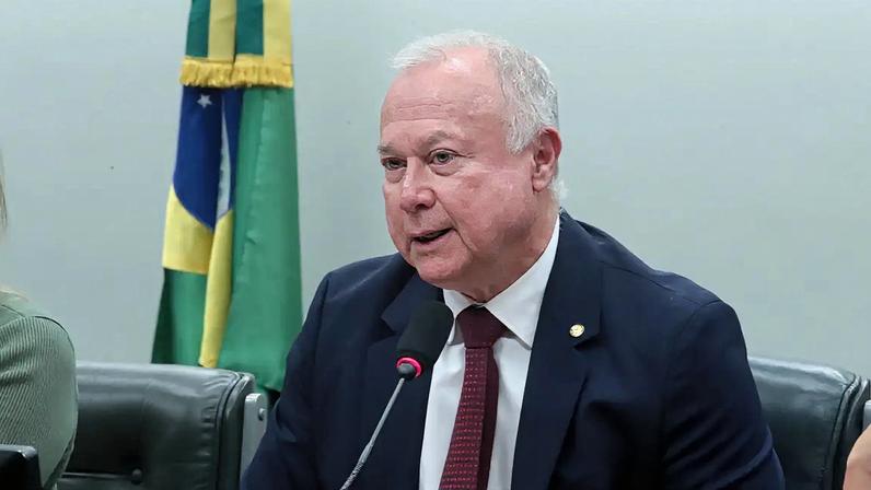 Deputado federal Paulo Azi relatará tramitação da PEC na CCJ da Câmara. Motta se diz favorável, mas ouvindo todos os lados. (Foto: Bruno Spada/Câmara dos Deputados)
