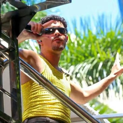 Pedro Sampaio participa de bloco de Ivete Sangalo usando jetski