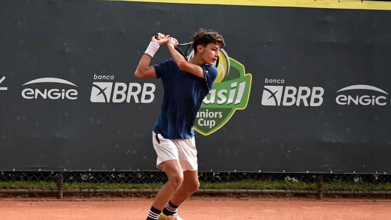 Juvenis brasileiros avançam às quartas em dois torneios da ITF