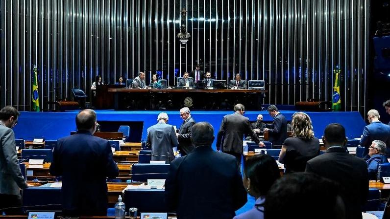 Os senadores Magno Malta (PL-ES) e Eduardo Girão (Novo-CE) tentam suspender uma licitação destinada à contratação de duas agências de publicidade institucional