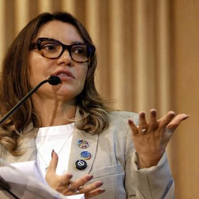 Janja usa voo da FAB em agenda no Rio, inclui visita aos Acadêmicos de Niterói