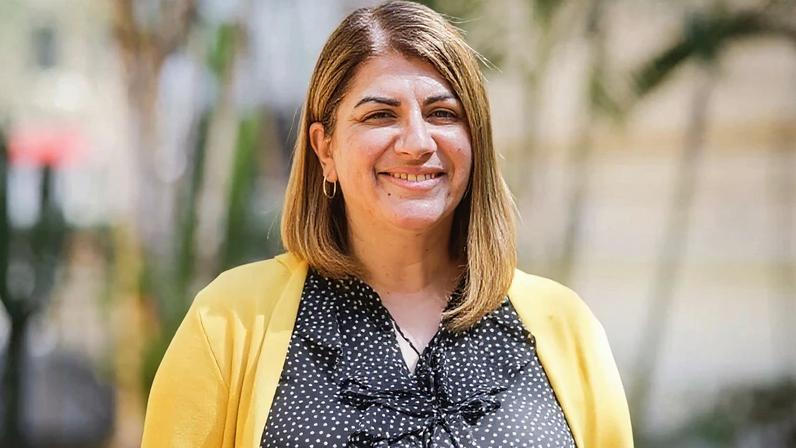 Professora Débora Garofalo ganhou o prêmio de professora mais influente do mundo em Dubai