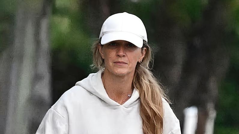 Gisele Bündchen reaparece em passeio discreto com o filho caçula em Miami — Foto: The Grosby Group