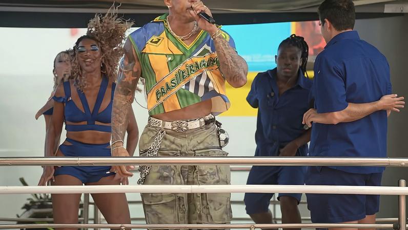 Liz, filha de Leo Santana, curte show do pai no Carnaval de Salvador — Foto: Andy Santana/ Brazil News