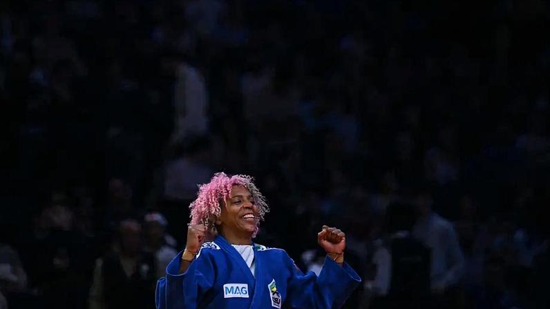 Rafaela Silva celebra sonho realizado em Paris e mira top-10 do ranking