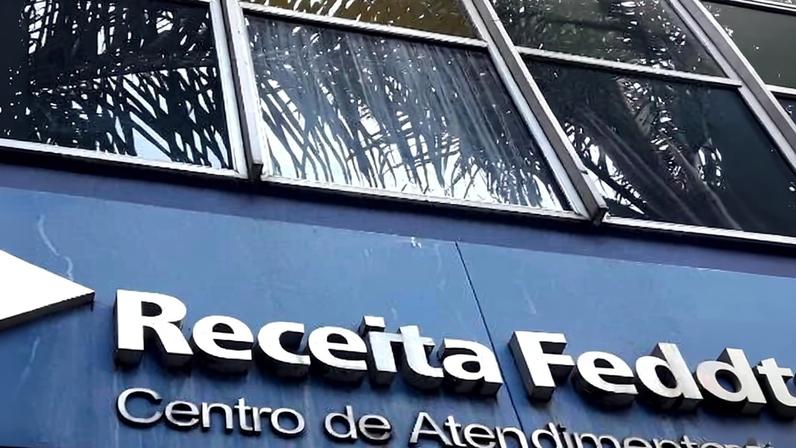 Fachada de agência da Receita Federal