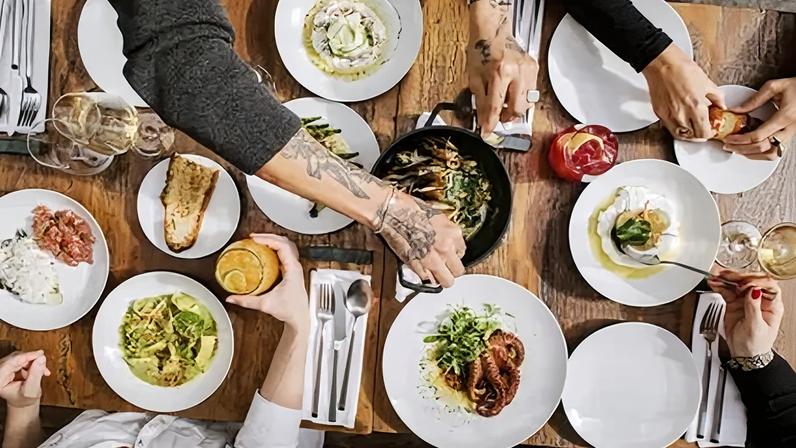 Restaurante Cais serve peixes e frutos do mar com excelência na Vila Madalena