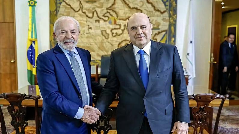 Presidente Lula se encontra com o primeiro-ministro da Rússia, Mikhail Mishustin, em Brasília — Foto: Ricardo Stuckert/PR