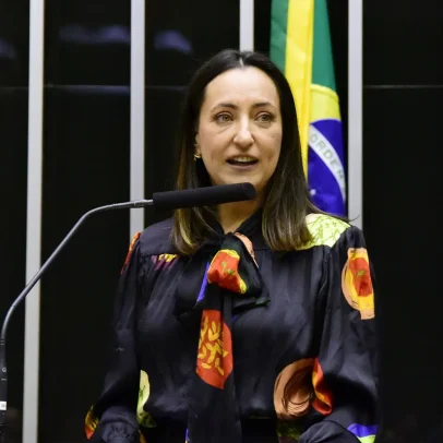 Deputados pedem prisão de Lulinha e acionam MPF por risco de fuga e obstrução