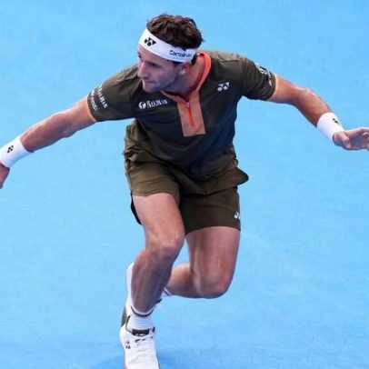 Jogador Ruud vence após nascimento da primeira filha