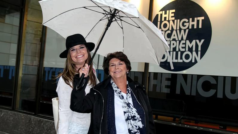 Busca por Nancy Guthrie se intensifica após apreensão de veículo e câmera