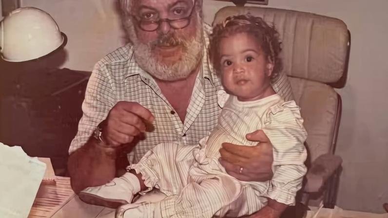 Júlia Almeida com o pai, Manoel Carlos
