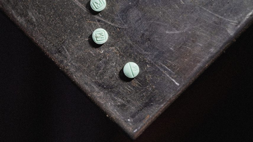 Um ativo do FBI ajudou a gerenciar site da dark web que vendia fentanil por anos