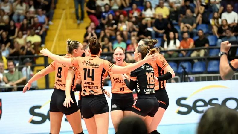 Osasco vence Sesc RJ Flamengo e é finalista da Copa Brasil de vôlei (Foto: Divulgação/ CBV)
