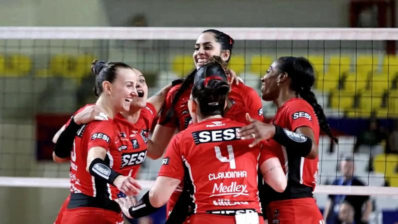 Sesi Bauru está na semifinal do Sul-Americano de vôlei (Foto: Betto Dolorier/ FPV)